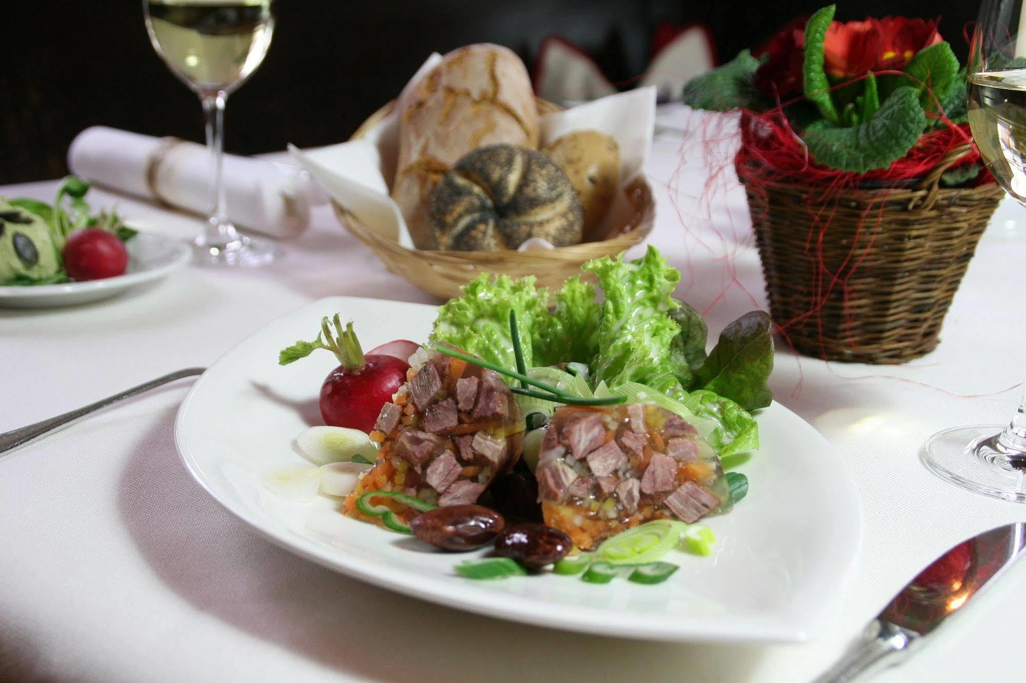 Hotel Gasthof Zur Post 圣吉尔根 外观 照片