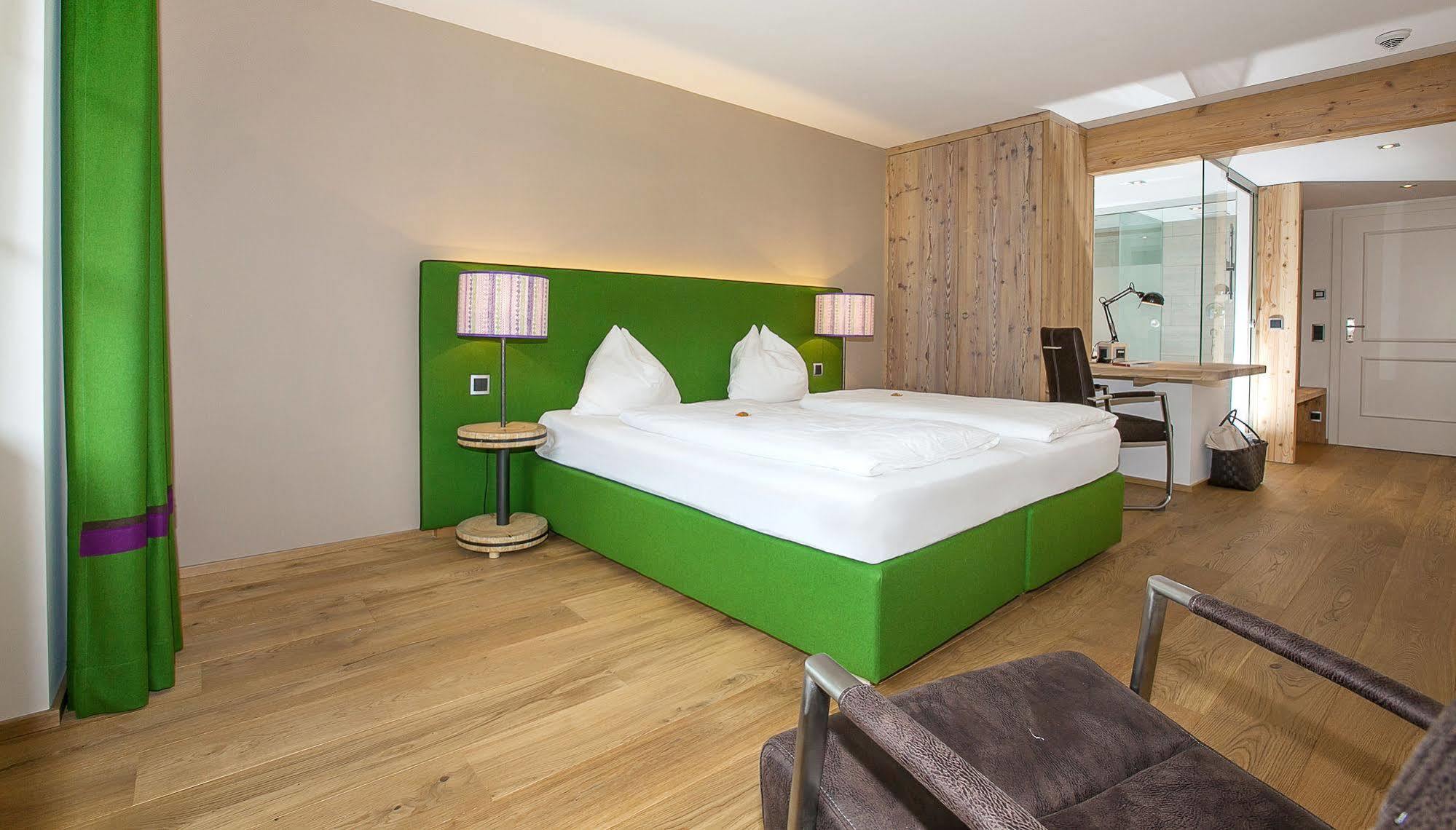 Hotel Gasthof Zur Post 圣吉尔根 外观 照片