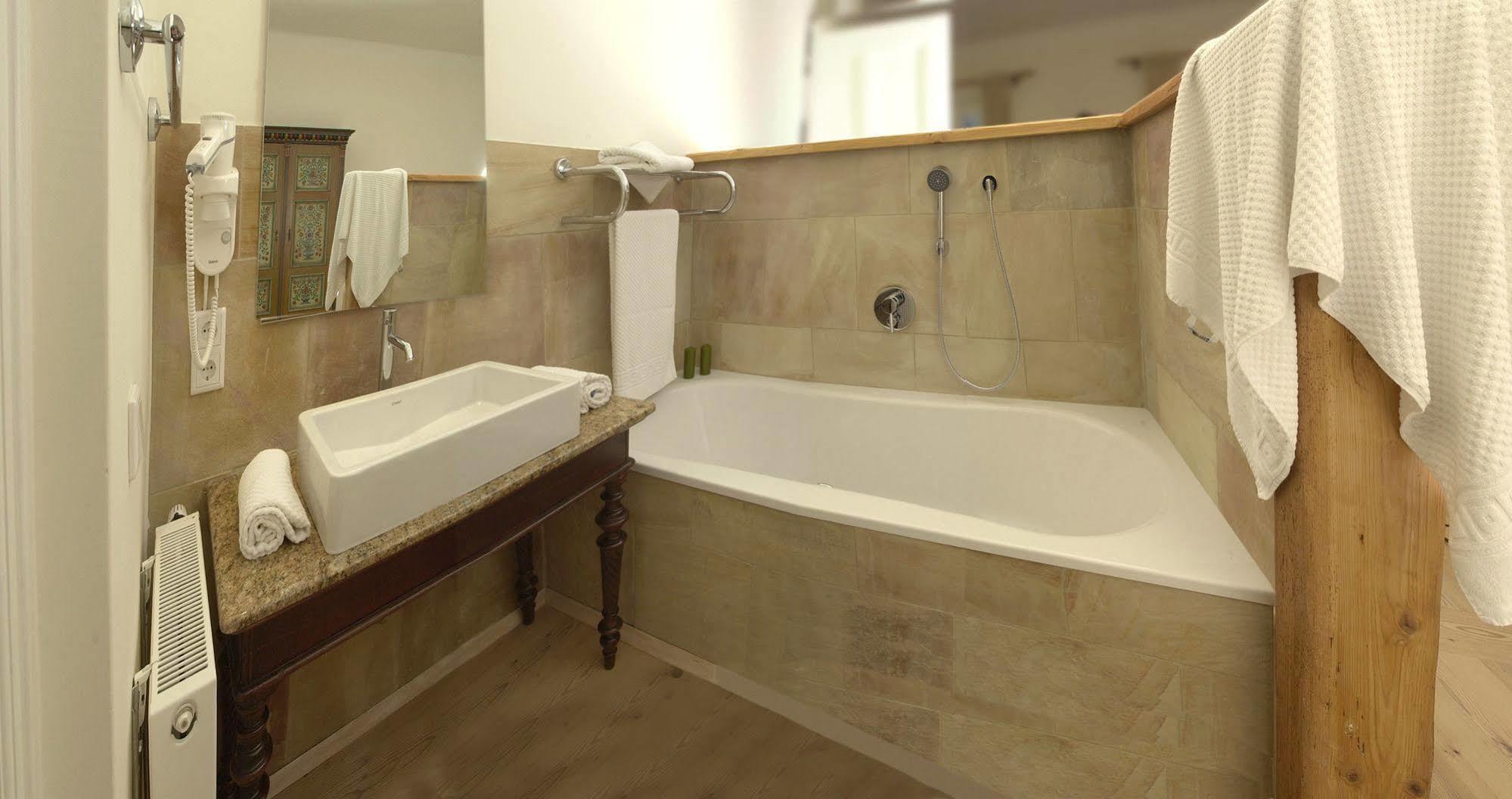 Hotel Gasthof Zur Post 圣吉尔根 外观 照片