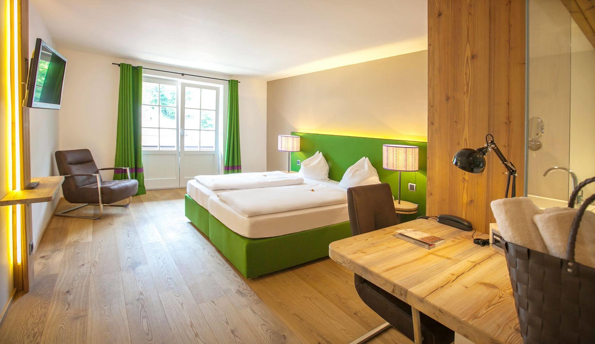 Hotel Gasthof Zur Post 圣吉尔根 外观 照片